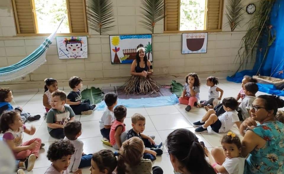 Creche Comemora Dia Dos Povos IndÍgenas 